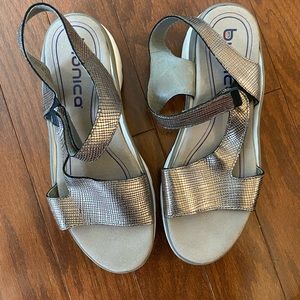 Women’s Bionica sandals